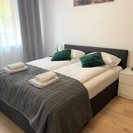 Lägenhet Al-dom Ogrodowa Bocianie Gniazdo Z Garazem *