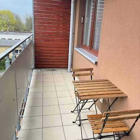 Al-dom Ogrodowa Bocianie Gniazdo Z Garazem