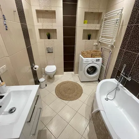 Al-dom Ogrodowa Bocianie Gniazdo Z Garazem Apartman Kołobrzeg